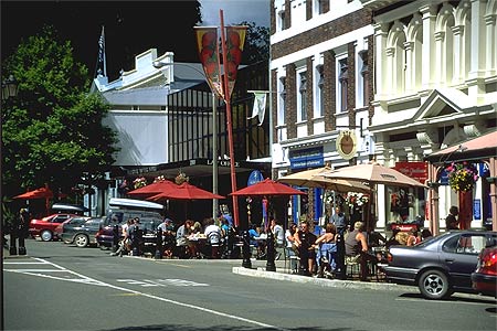 photo of the southern end of Trafalgar Street, Nelson near the Victorian Rose Public House
