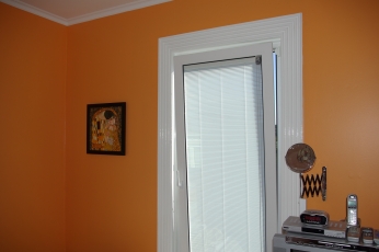 photo of the Gold Room showing the magnetic drive of the venetian blinds.